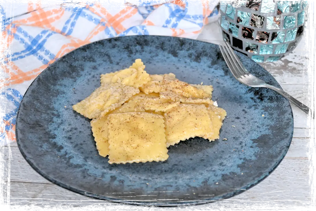 Ravioli cacio e pepe