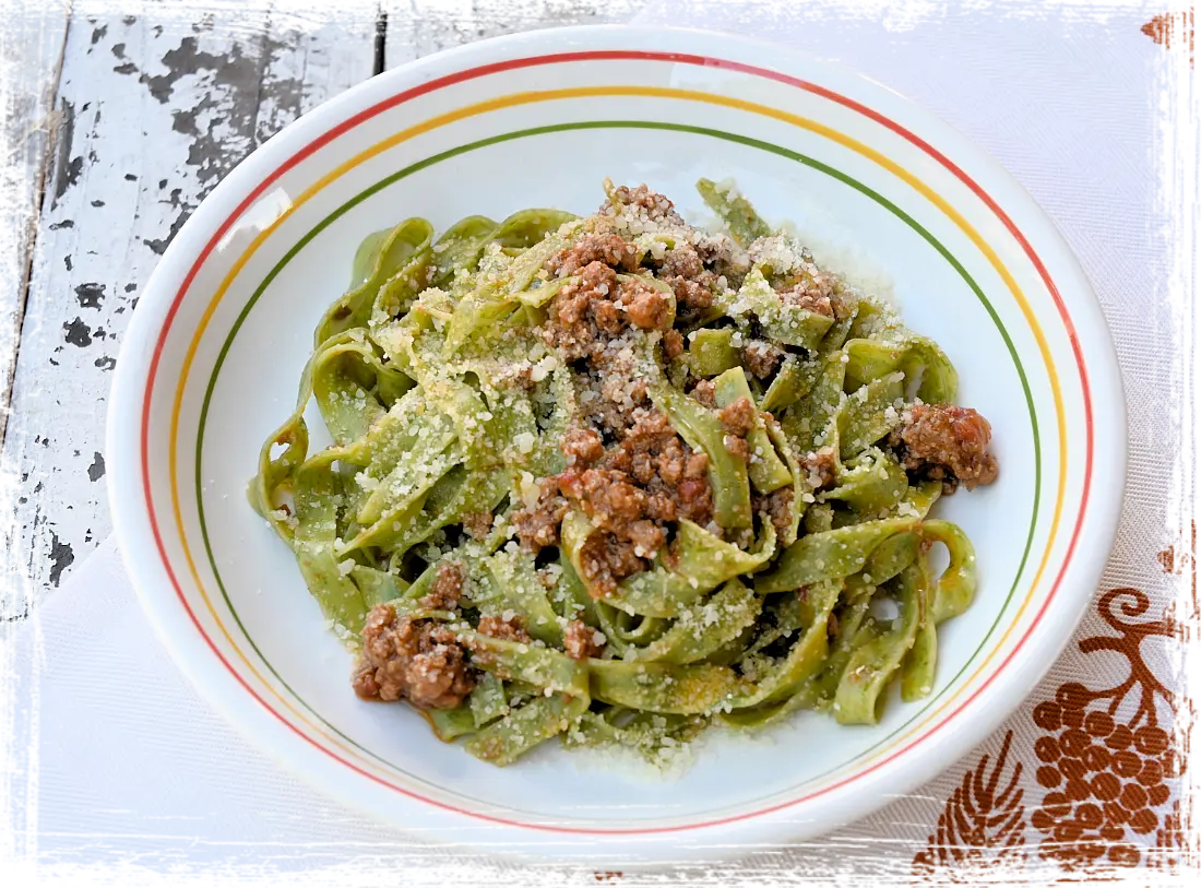 Tagliatelle verdi al ragù