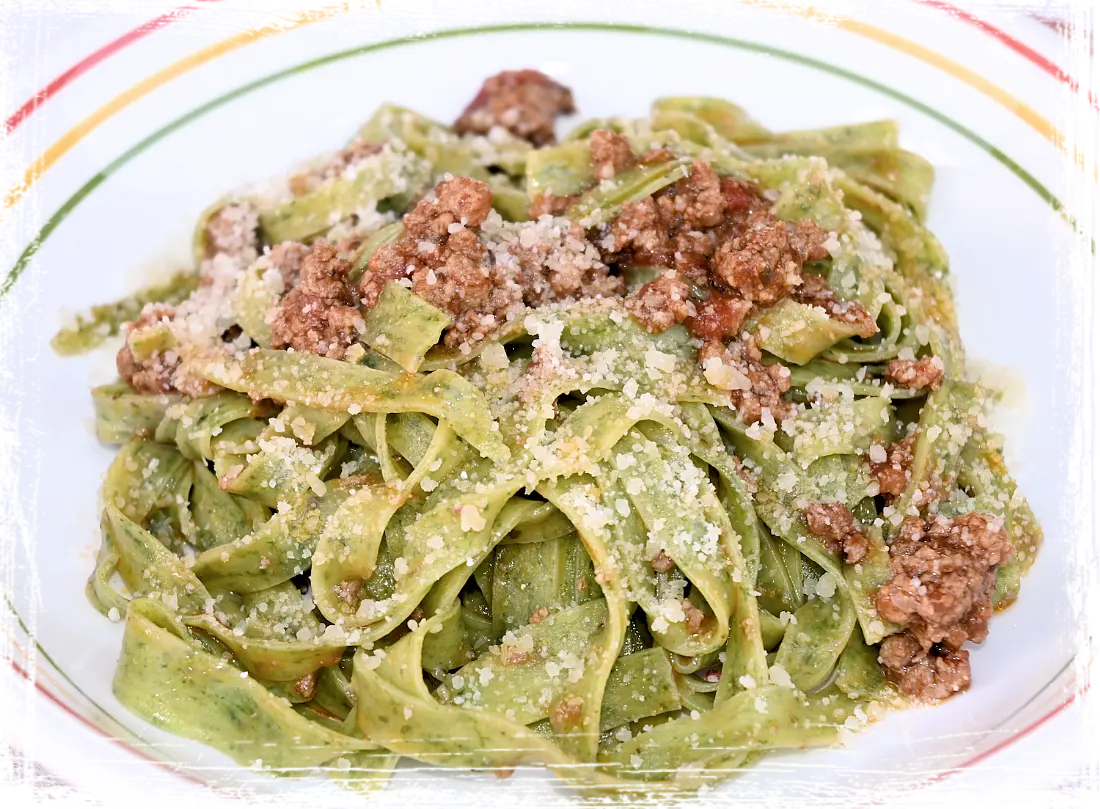 Tagliatelle verdi al ragù