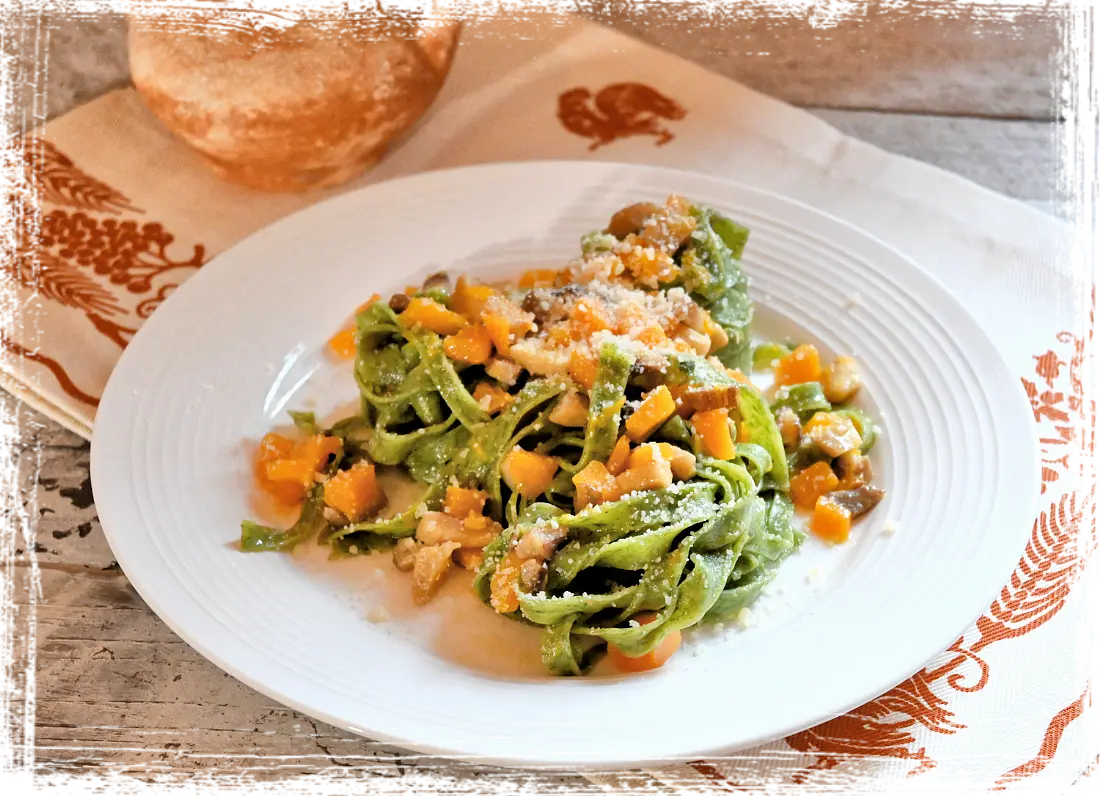 Tagliatelle verdi con cardoncelli e zucca al profumo di salvia Tagliatelle verdi con cardoncelli e zucca al profumo di salvia