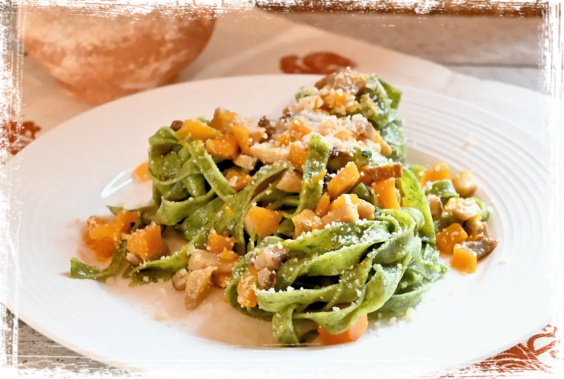 Tagliatelle verdi con cardoncelli e zucca al profumo di salvia Tagliatelle verdi con cardoncelli e zucca al profumo di salvia