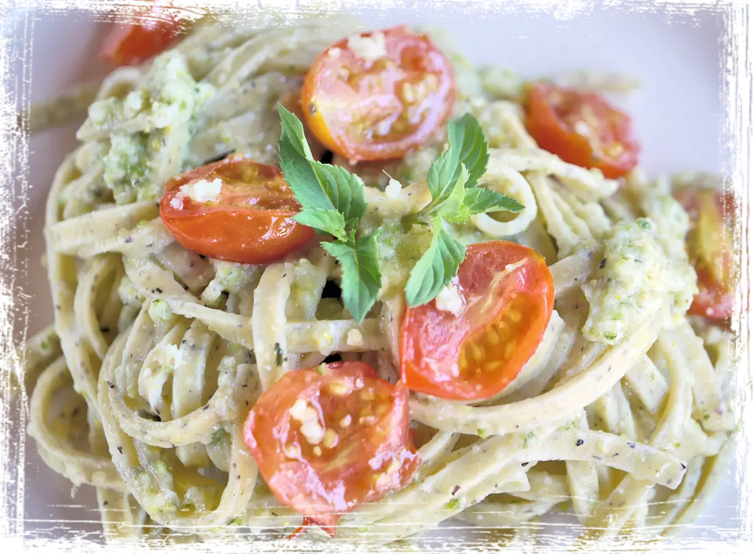 Tagliolini di grano saraceno al pesto di zucchine Tagliolini di grano saraceno al pesto di zucchine