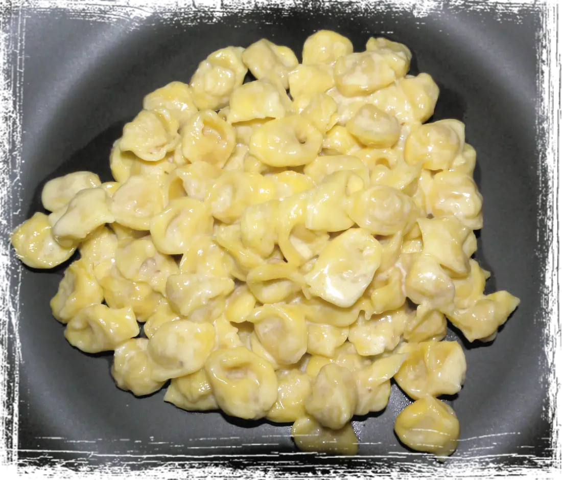 Tortellini alla panna Tortellini alla panna