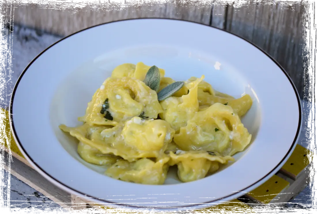 Tortelloni di ricotta burro e salvia Tortelloni di ricotta burro e salvia