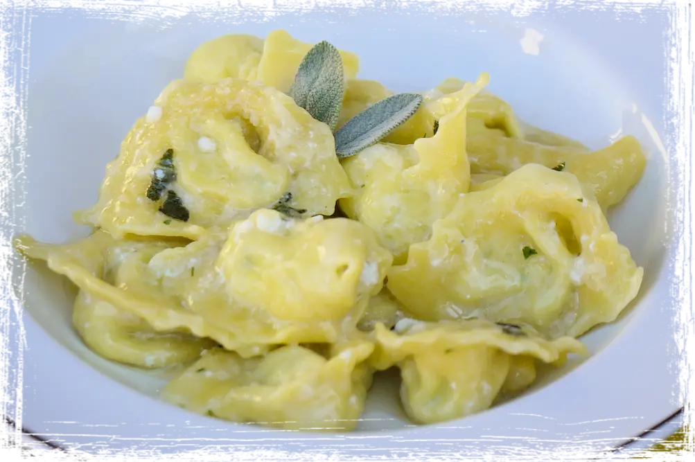 Tortiglioni integrali con galletti e speck Tortiglioni integrali con galletti e speck
