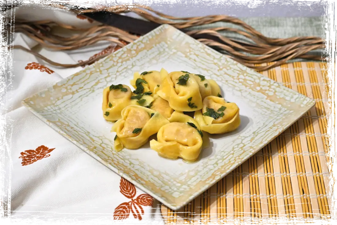 Tortelli (o Cappellacci) di zucca burro e salvia Tortelli (o Cappellacci) di zucca burro e salvia