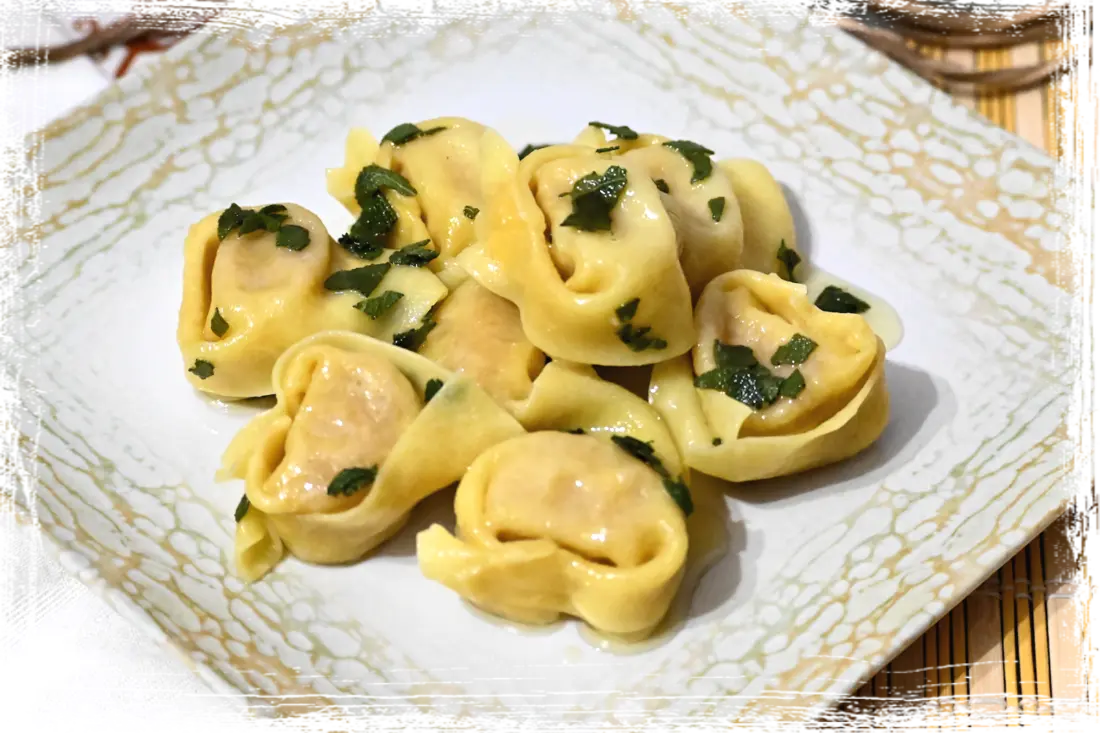 Tortelloni di zucca burro e salvia Tortelloni di zucca burro e salvia