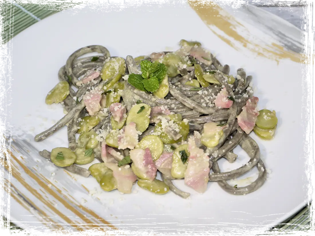 Troccoli di grano arso con guanciale, fave e pecorino Troccoli di grano arso con guanciale, fave e pecorino
