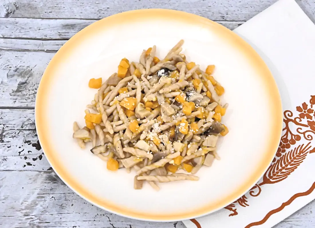 Trofie integrali con zucca e funghi Trofie integrali con zucca e funghi