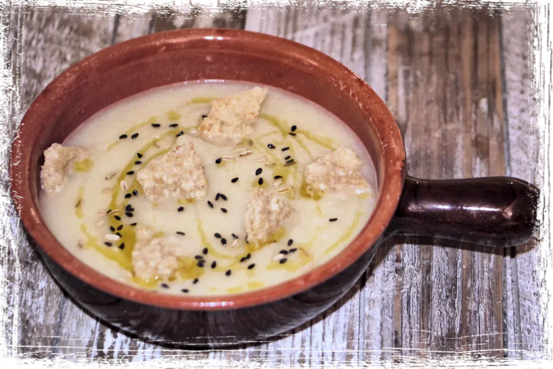 Zuppa di rapa di Bondo con schüttelbrot Zuppa di rapa di Bondo con schüttelbrot