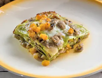 Lasagne verdi con zucca, funghi e taleggio