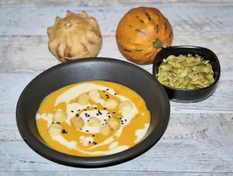 Crema di zucca con fonduta di parmigiano