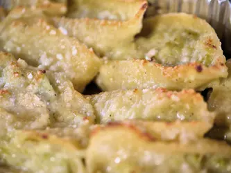 Conchiglioni a forno ripieni di broccolo romanesco