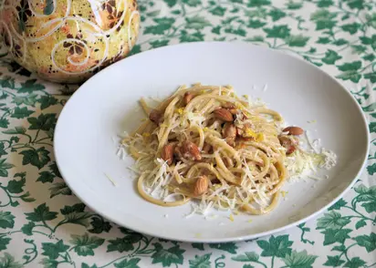 Spaghetti quadrati alle mandorle e lime