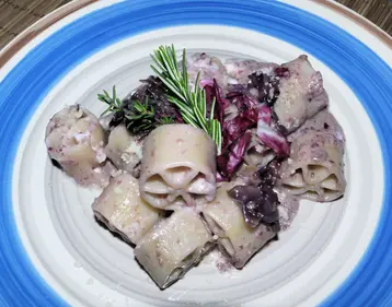 Ruote pazze con radicchio e casatella