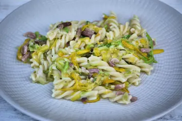 Fusilli con speck e zucchine