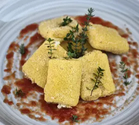 Paccheri fritti con mozzarella e ricotta