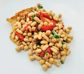 Ceci, fagioli e pomodorini confit