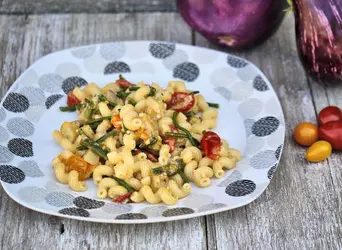 Cellentani con melanzane e fagiolini