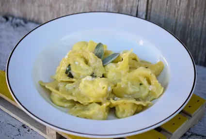 Tortelloni di ricotta burro e salvia