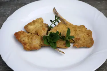 Costoline di agnello impanate e fritte