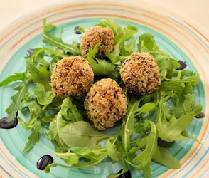 Polpettine di quinoa tricolore con verdure