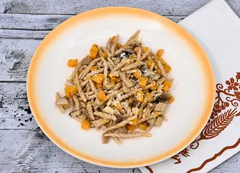 Trofie integrali con zucca e funghi