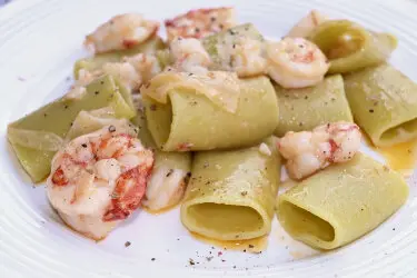 Paccheri al bergamotto con gamberi e zenzero in agrodolce