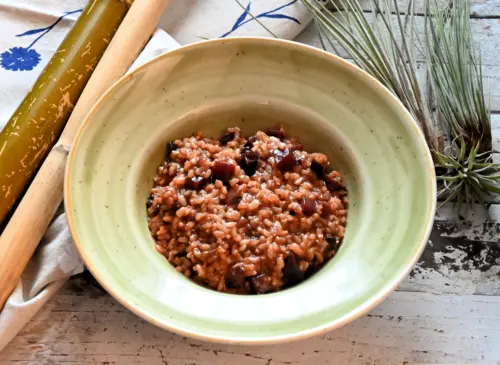 Risotto integrale con radicchio rosso e rapa rossa