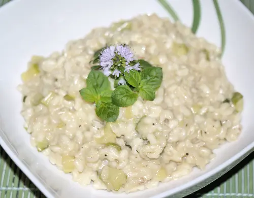 Risotto con zucchine, robiola e menta