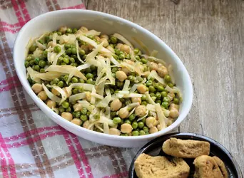 Insalata di ceci e piselli con sedano rapa