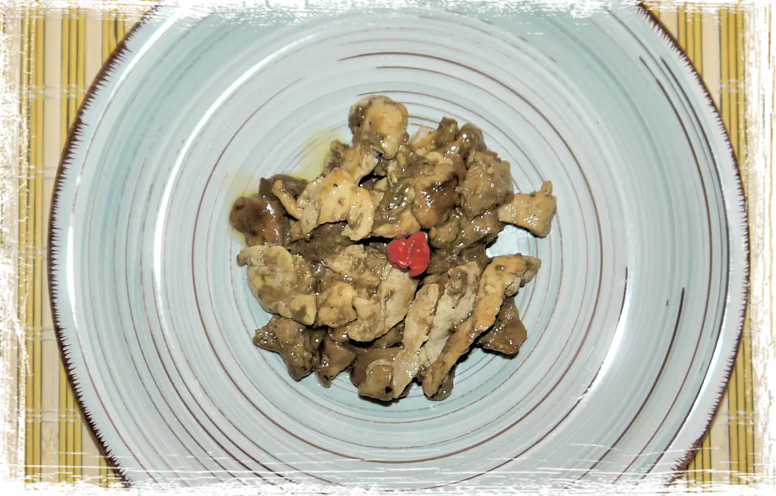 Straccetti di pollo con funghi porcini Straccetti di pollo con funghi porcini
