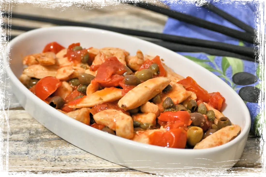 Straccetti di pollo alla mediterranea Straccetti di pollo alla mediterranea
