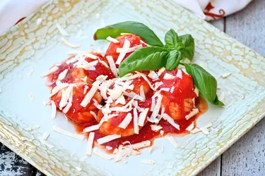 Culurgiònes al sugo di pomodoro e ricotta salata al peperoncino