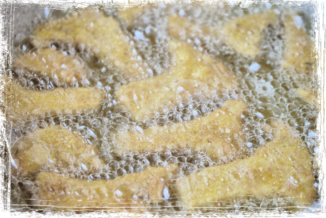 Funghi cardoncelli impanati fritti. Funghi cardoncelli impanati fritti.