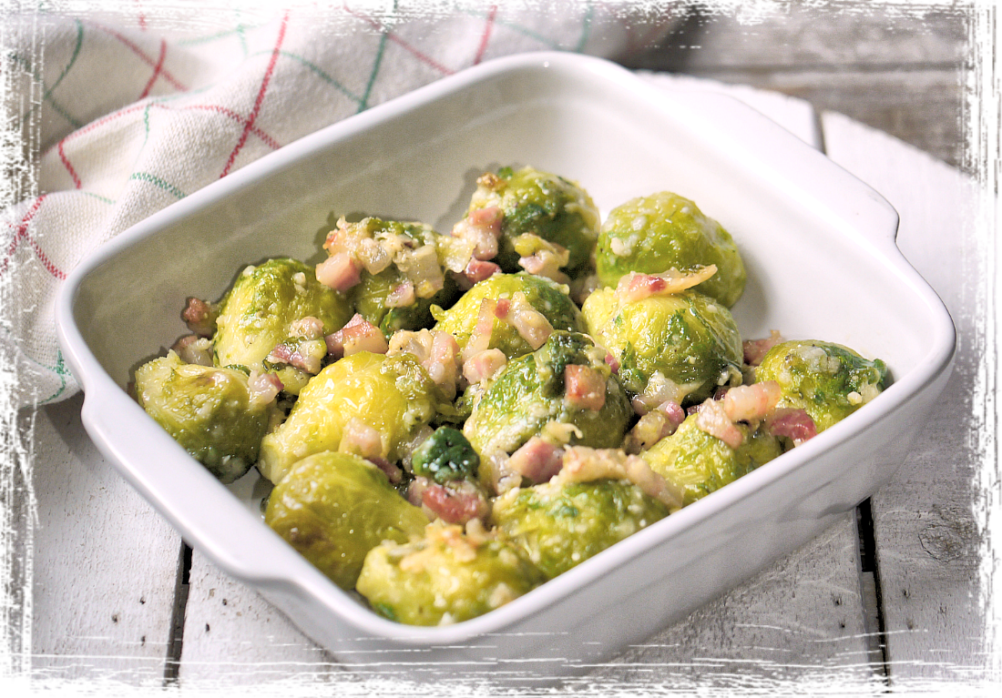 Cavolini di Bruxelles gratinati al forno con pancetta Cavolini di Bruxelles gratinati al forno con pancetta