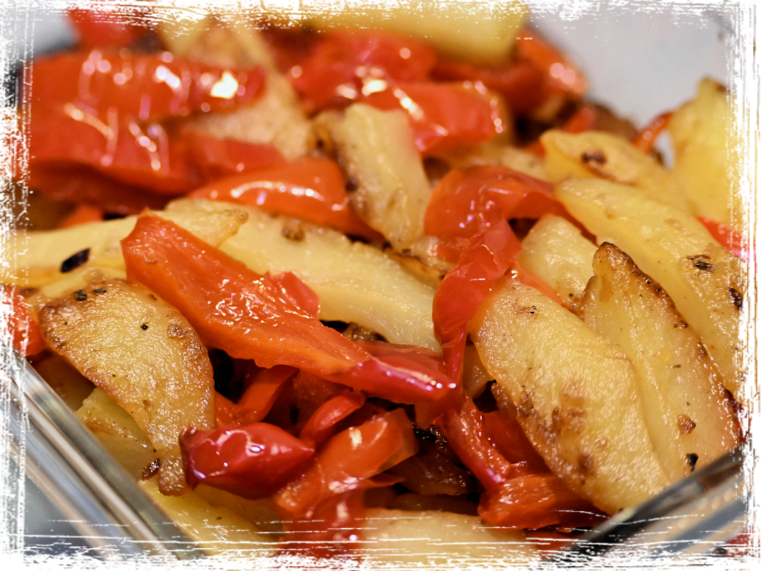 Patate e peperoni in padella