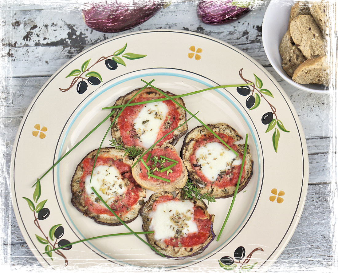 Pizzette di melanzana al profumo di origano Pizzette di melanzana al profumo di origano