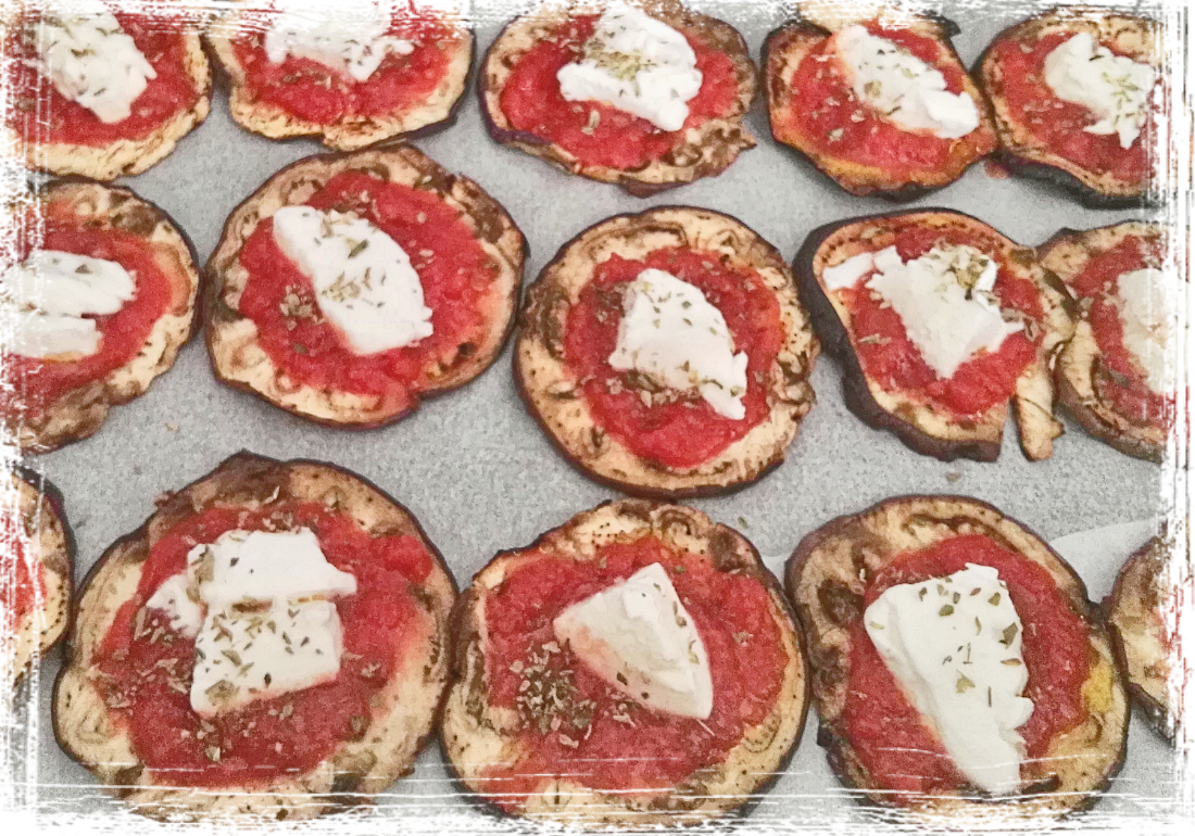 Pizzette di melanzana al profumo di origano Pizzette di melanzana al profumo di origano