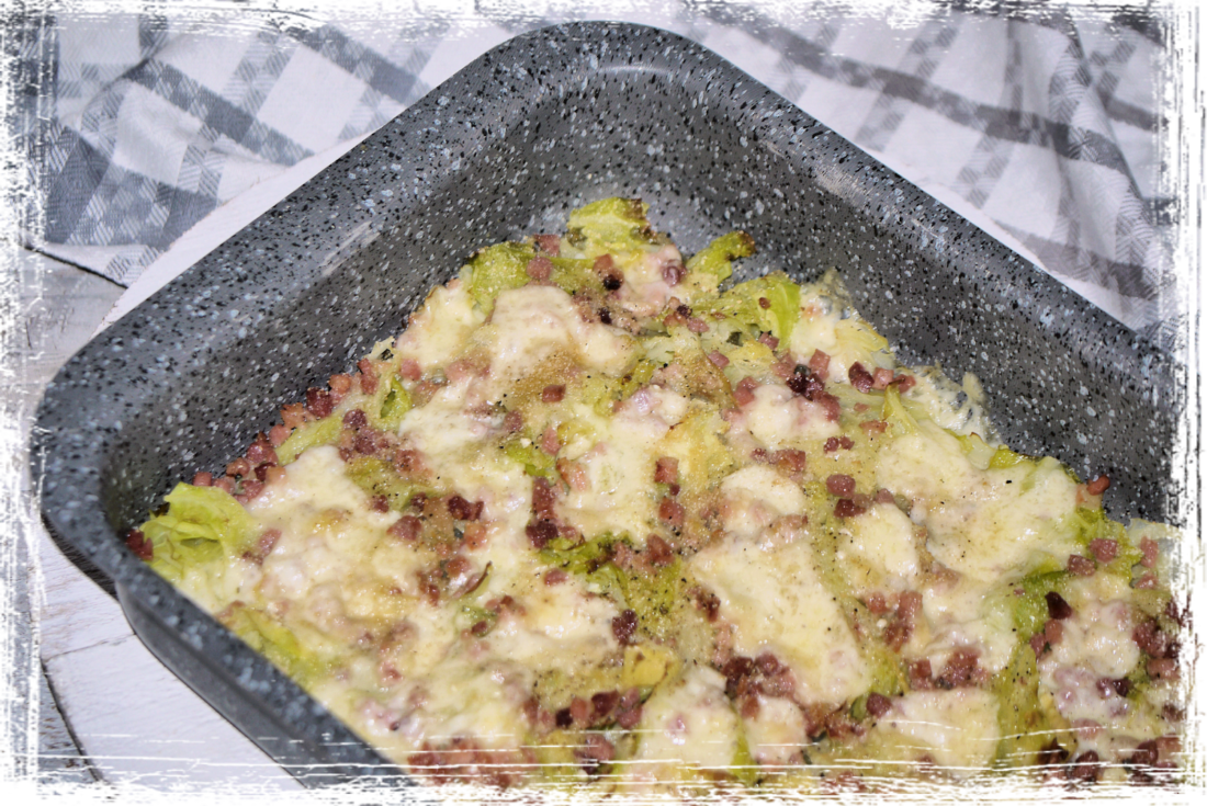Verza con formaggio e speck al forno Verza con formaggio e speck al forno