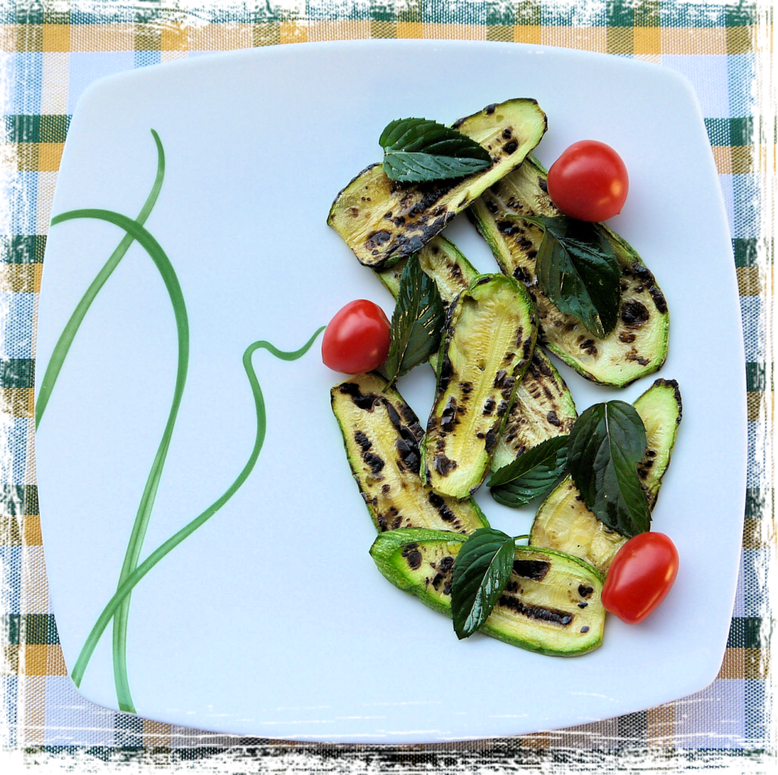 Zucchine grigliate al profumo di menta Zucchine grigliate al profumo di menta