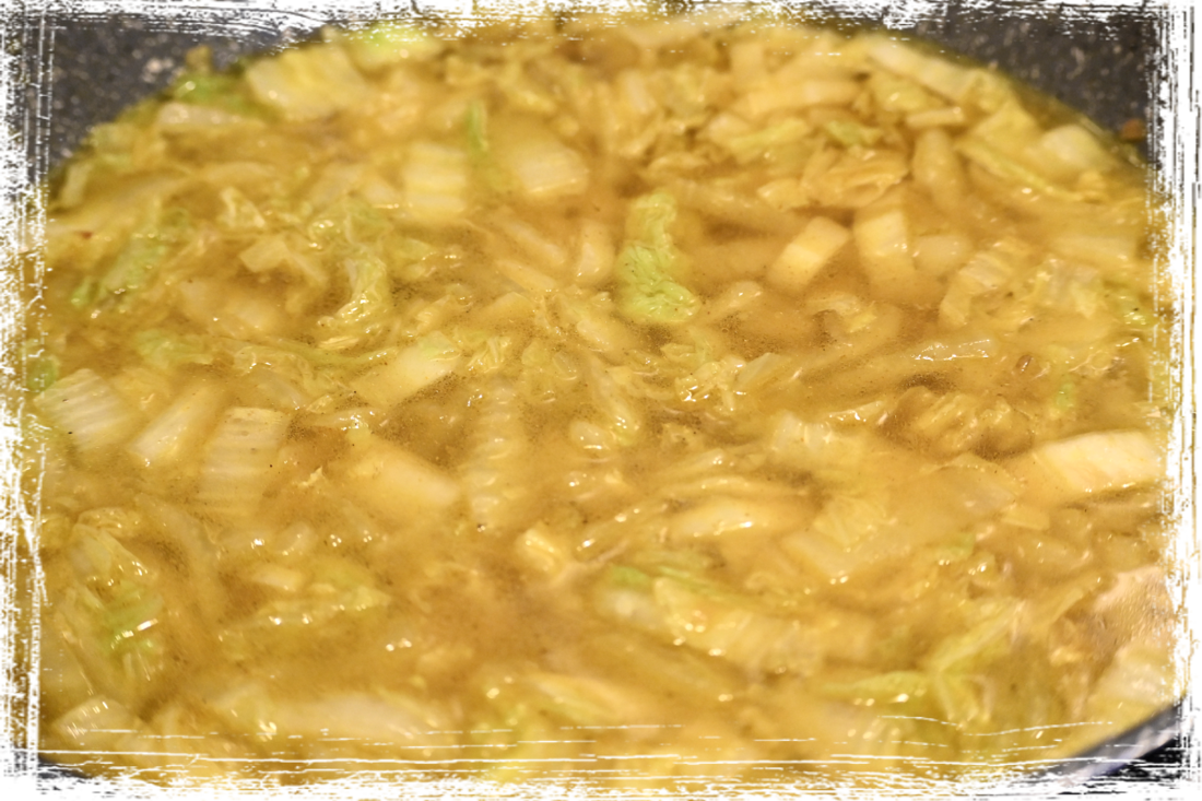 Zuppetta di cavolo Pe-Tsai al curry Zuppetta di cavolo Pe-Tsai al curry